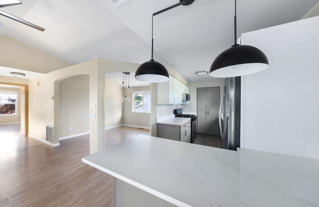 3 Bed 2 Bath - Large Yard - Group - Dog Friendly - Island Hospital Gallery 4