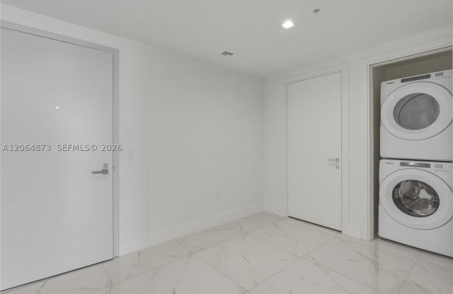 1170 E HALLANDALE BEACH Gallery 1