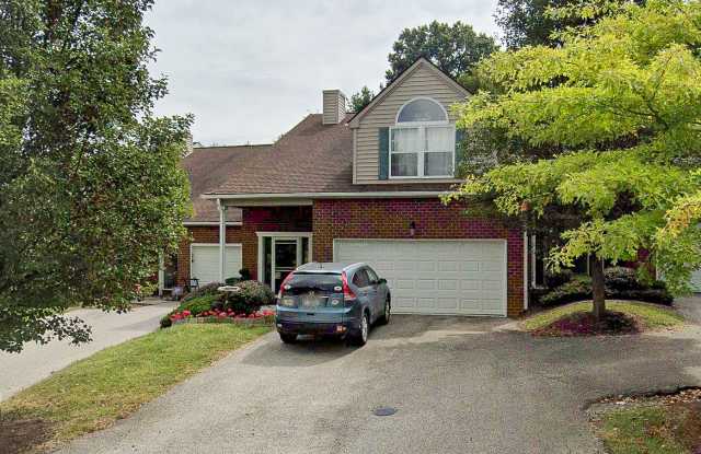 1070 Oak Tree Blvd | 3 Bed 2.5 Bath Townhouse | Available September 1st - 1070 Oak Tree Boulevard Northwest, Christiansburg, VA 24073