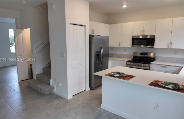 11052 SW 230 TERR Gallery 4