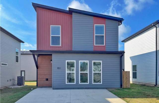 LEASING SPECIAL! 1/2 OFF FIRST MONTHS RENT - Featherston Village - Modern Living photos photos