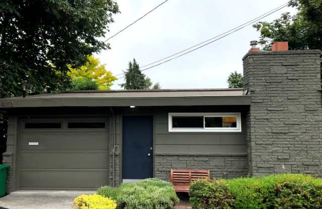 Fremont 3 Bedroom Home with Den and Detached Multi-use Room Waiting for You! - 4112 Francis Avenue North, Seattle, WA 98103