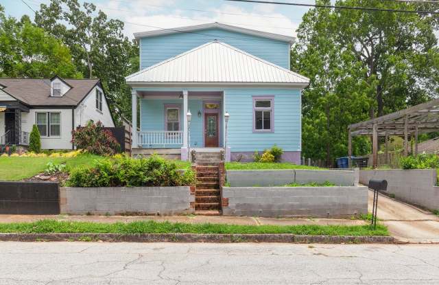 Spacious 6bd/3ba in Grant Park w/ Large Fenced in Backyard  Steps From the Park! photos photos