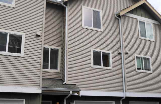 Lovely Lake City 3 Bed Townhome photos photos