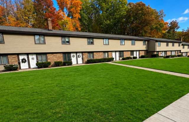 Spacious 2-Bedroom, 2-Bathroom Apartment in Stow with Balcony & Storage photos photos