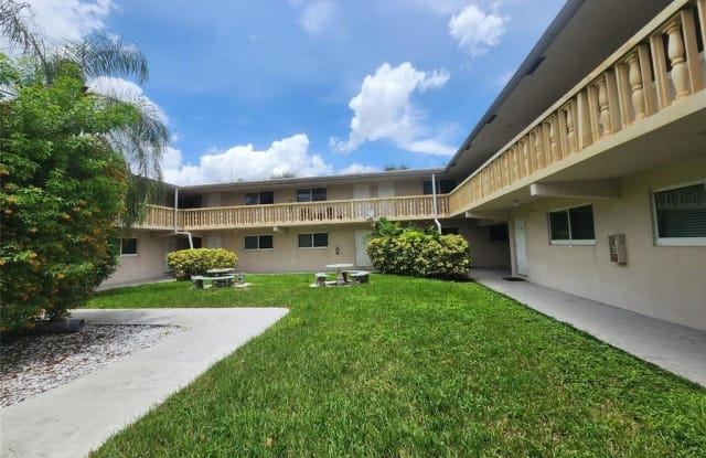 811 SE 16 Street - 811 Southeast 16th Street, Fort Lauderdale, FL 33316