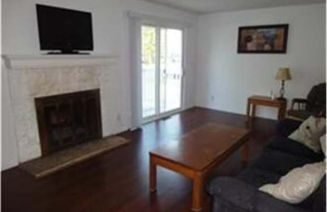 1730 Merrimac Lane N Gallery 4