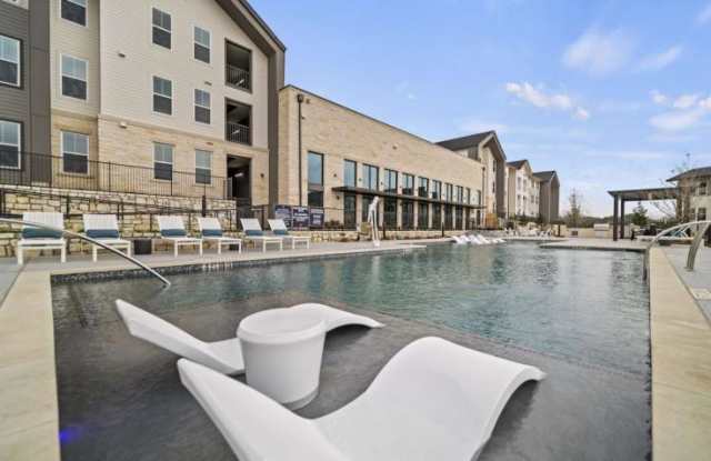 8106 Loyola Ln photos photos