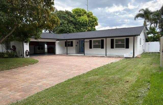 3823 BAINBRIDGE AVENUE photos photos