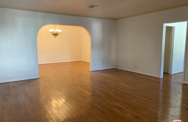 1047 North CRESCENT HEIGHTS Boulevard Gallery 2
