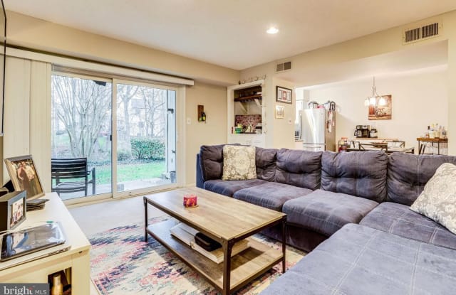7761 INVERSHAM DR #252 - 7761 Inversham Drive, West Falls Church, VA 22042