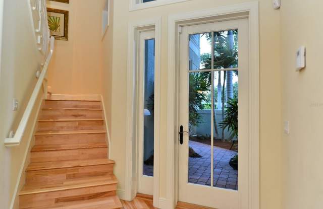 1080 SEAGROVE Lane Gallery 4
