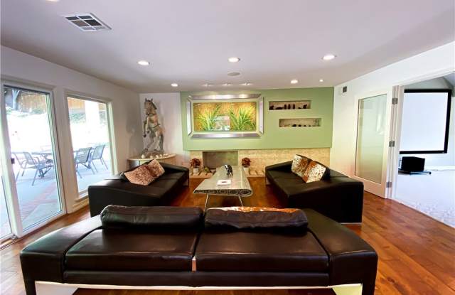 7736 Skyhill Drive Gallery 4