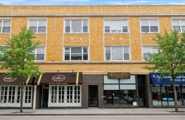 2461 N Clark photos photos