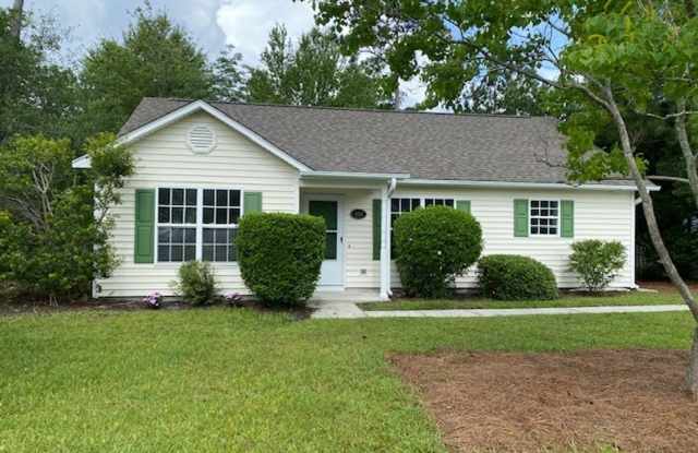 Welcome to this charming 3-bedroom, 2-bathroom home located in the vibrant city of Wilmington, NC. photos photos