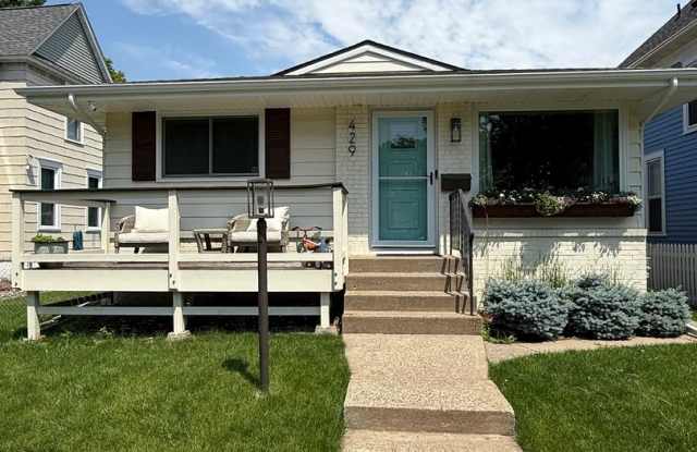 Beautifully Updated 4 Bed 2 Bath St.Paul Single Family House photos photos