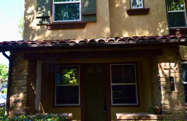 Beautiful two story 3 bedroom condo in great Irvine neighborhood - 245 Coral Rose, Irvine, CA 92603