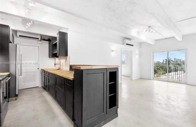 860 NE 78th St photos photos