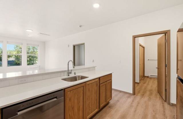 1123 E Hastings Gallery 4