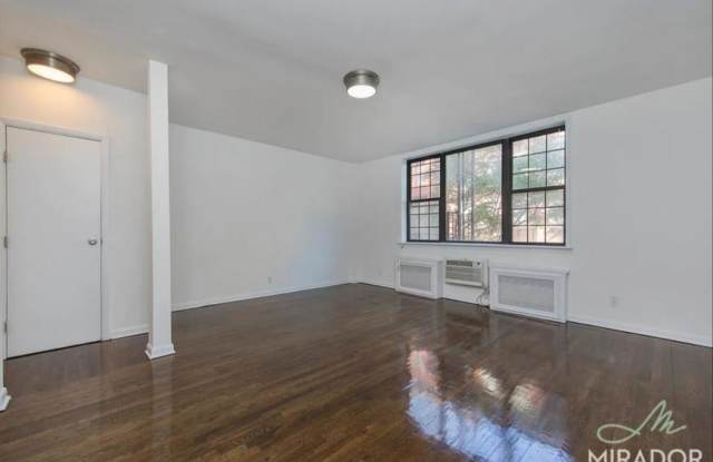 116 Thompson Street photos photos