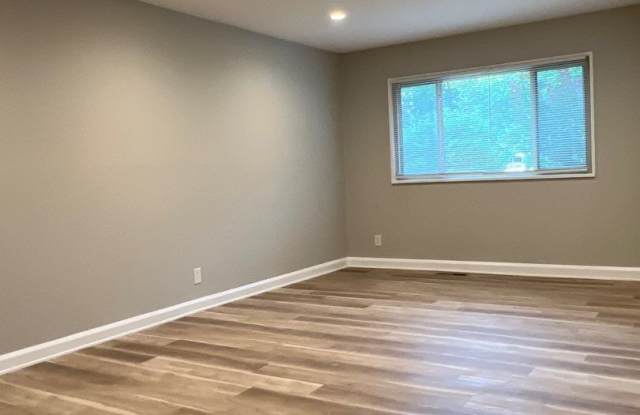 1274 Farley Drive Gallery 3