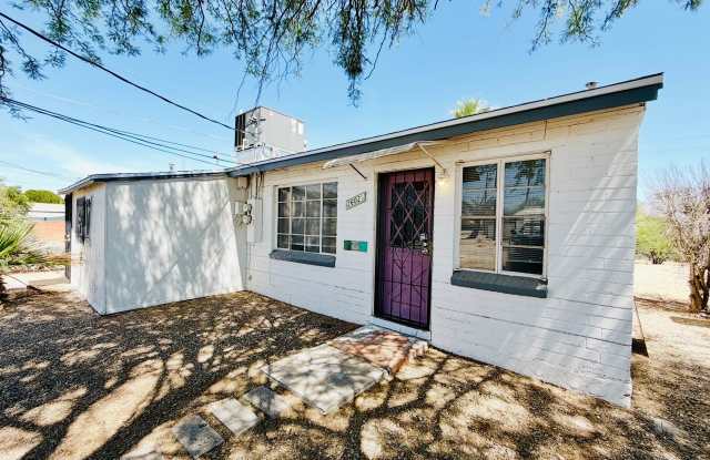 1 Bedroom Cottage Style Homes! photos photos