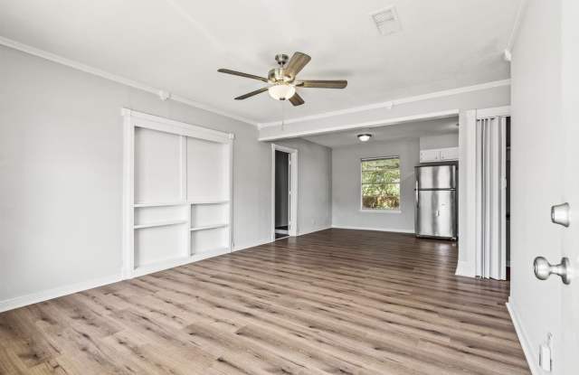 810 S Western Hills Drive Gallery 2