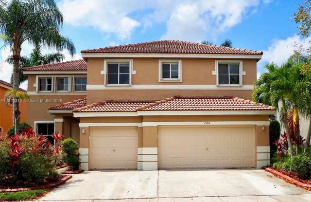 1535 Sandpiper Cir photos photos