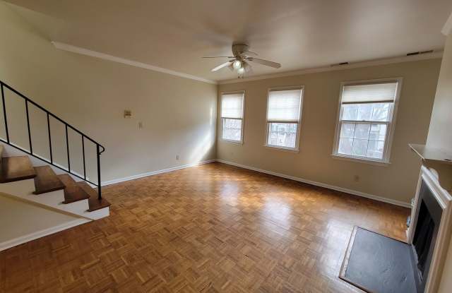 Spacious and Bright 2-level 1 BR in Adams Morgan Gallery 3