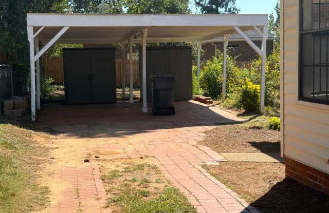 Cozy 3 bedroom brick ranch style just off Washington Rd Gallery 3