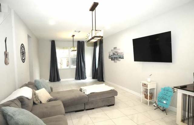 1271 Northwest Leonardo Circle Gallery 4