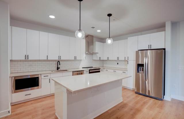 Stylish 2-Bed, 2-Bath Condo in East Austin with Luxury Amenities photos photos