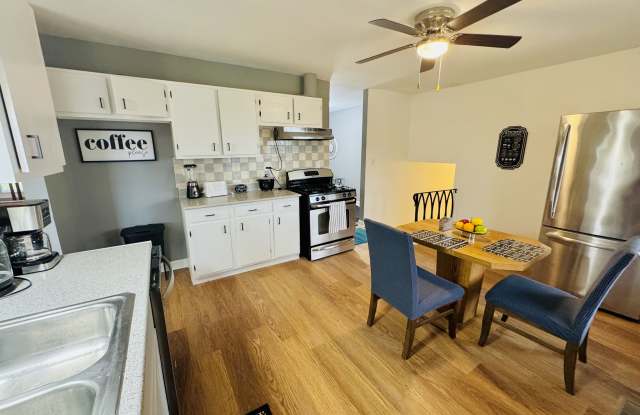 7902 Pebblebrook Cir - 7902 Pebblebrook Circle, Hanover Park, IL 60133