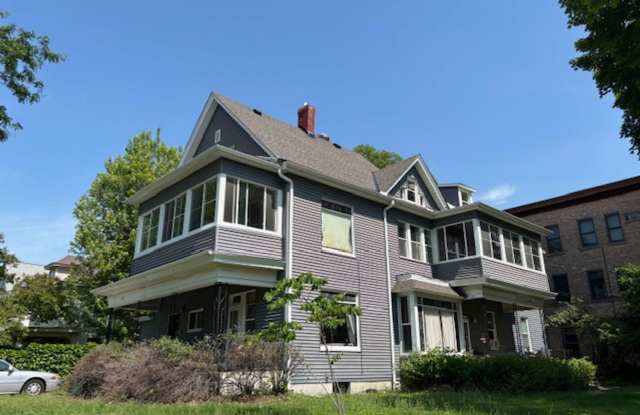 2 BR/1 BA Apartment in a Great Minneapolis Location! photos photos