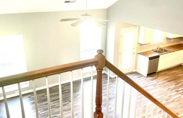 3 Bedroom Single Family Home with Attached Garage! Gallery 2