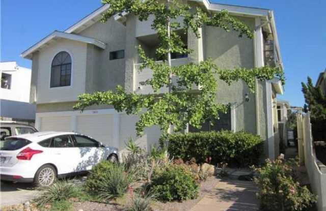 Light, Bright + Airy 2 Bed, 2 Bath Second Floor Condo in Highly Desirable Hillcrest! photos photos