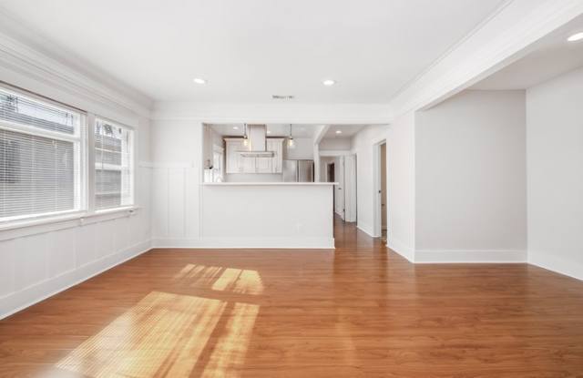 511 1/2 North Alexandria Avenue Gallery 4
