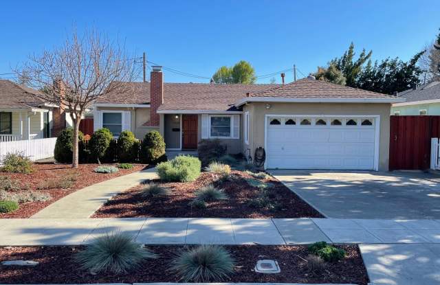 3BD/2BA Single-Family Home with Attached Garage, Hardwood Floors, Washer/Dryer Included - Pets Welcome! photos photos