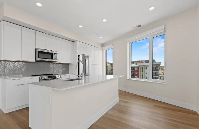 4225 Hale Pkwy photos photos