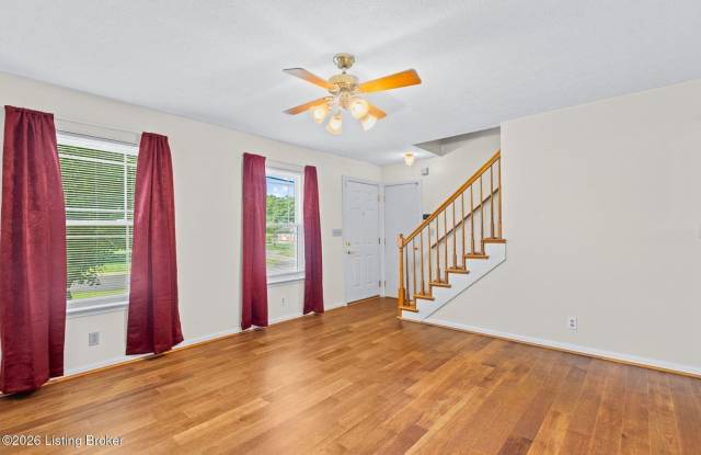 4 Bedroom, 2 Bathroom home! Gallery 3