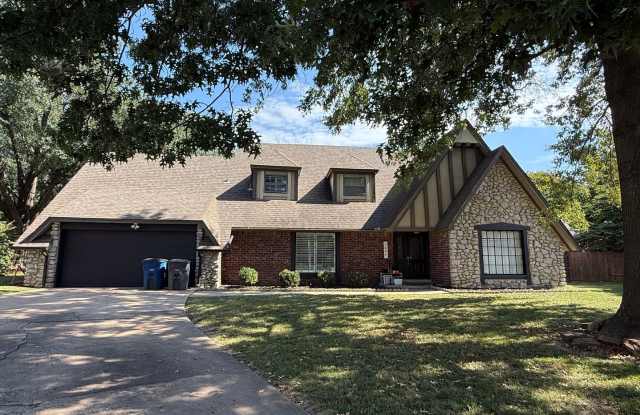 Luxury 4 Bed Home with Bonus Rooms and Pool photos photos Luxury 4 Bed Home with Bonus Rooms and Pool photos photos