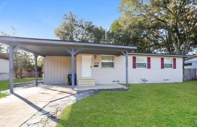 7426 Burlingame Dr - 7426 Burlingame Drive South, Jacksonville, FL 32211