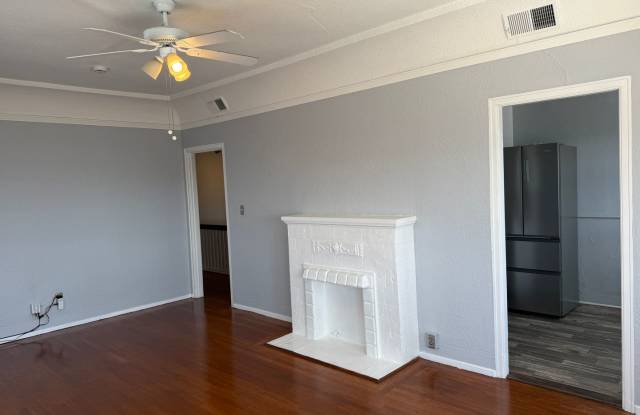 Beautiful 2 bedroom 1 bathroom upstairs apartment photos photos