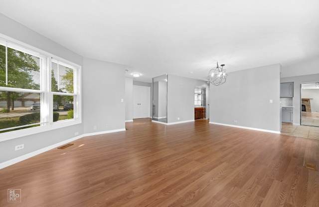 98 Willow Parkway Gallery 3