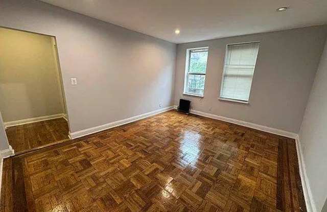 2419 Davidson Avenue Gallery 3