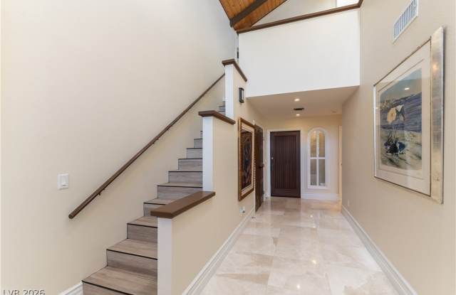 2845 queens courtyard Drive Gallery 4