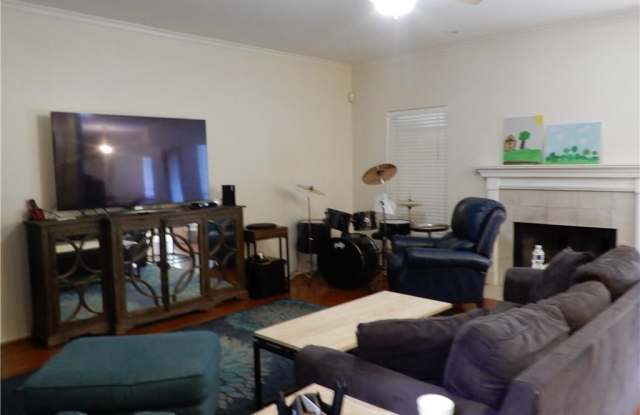 7033 Bevington Dr Gallery 4