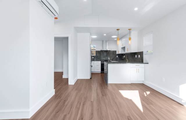 Beautifully Renovated 1-bedroom/ 1-bathroom ADU photos photos