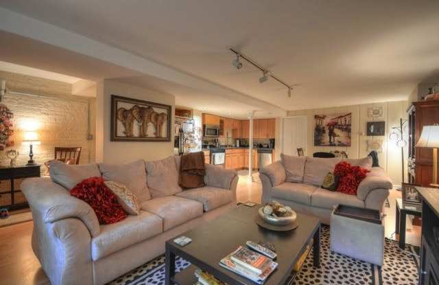556 W Belden Ave photos photos