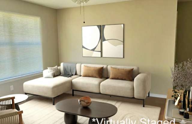 Two Bedroom Unit in Bustling 9 Mile Area including All Utilities but Electricity! Gallery 4